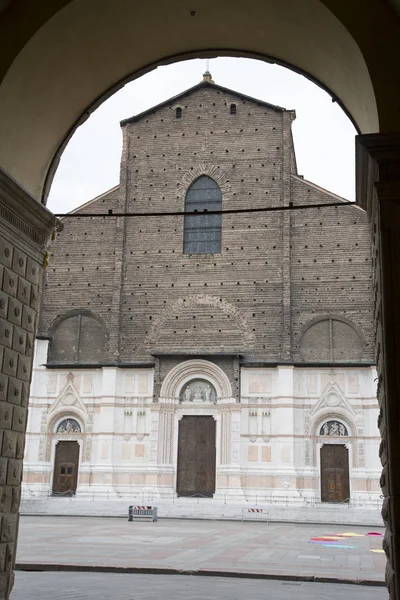 Domkyrka kyrka i Bologna — Stockfoto