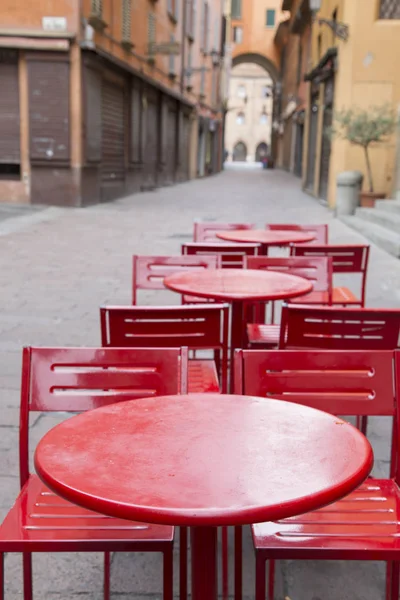 ボローニャのカフェ テーブル — ストック写真