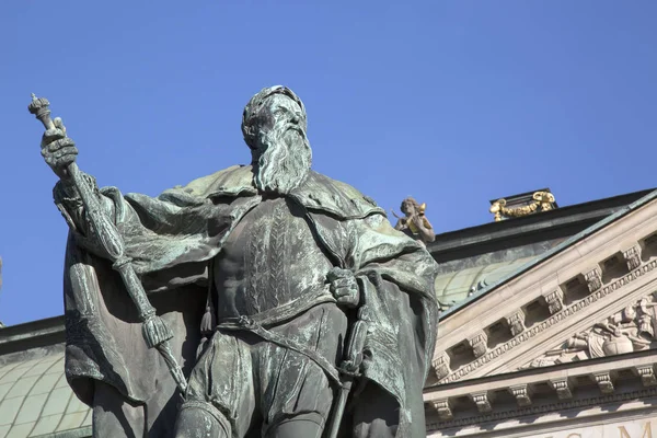 Gustavo erici statue von hubert; riddarhuset - riddarhustorget pa — Stockfoto