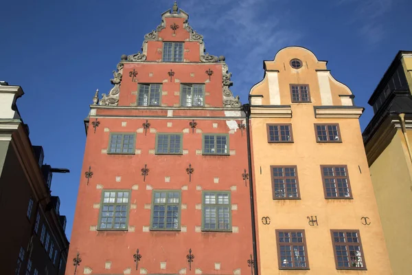 Façades de bâtiment colorées, Stortorget Square, Gamla Stan - Ville — Photo