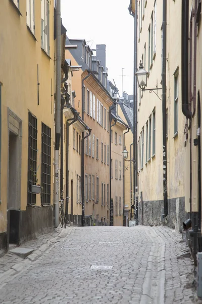 Пустая улица в Старом городе; Стокгольм — стоковое фото