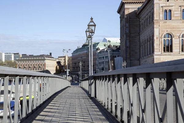 Пешеходный мост в Стокгольме, Швеция, Европа — стоковое фото