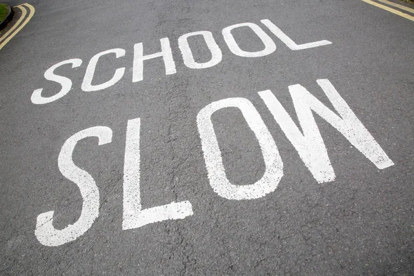 School Slow Traffic Warning Sign — Stock Photo, Image