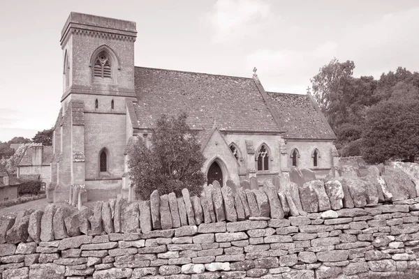 St Варнава, церква; Snowshill, Cotswolds; Глостершир; Англія — стокове фото