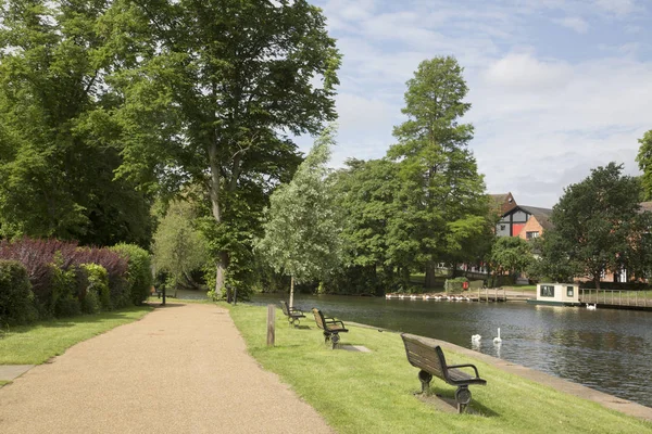 Footpath along River; Stratford Upon Avon; England — стоковое фото