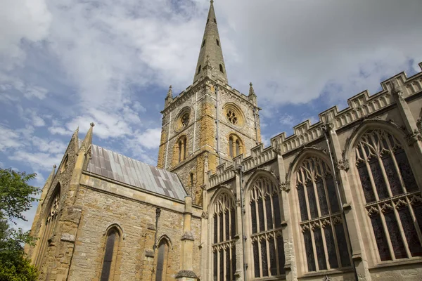 Torre de la Iglesia de la Santísima Trinidad; Stratford Upon Avon; Inglaterra — Foto de Stock