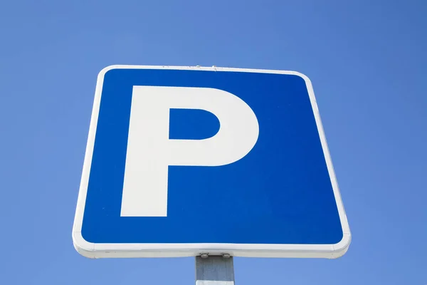 Segno di parcheggio blu — Foto Stock