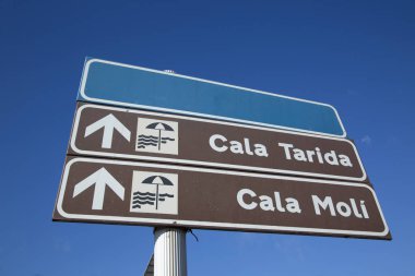 Tarida ve Moli koyları işareti, Ibiza