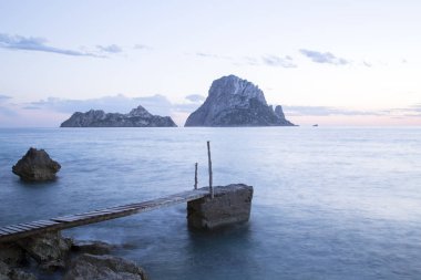 Hort Cove Beach iskelede; Ibiza