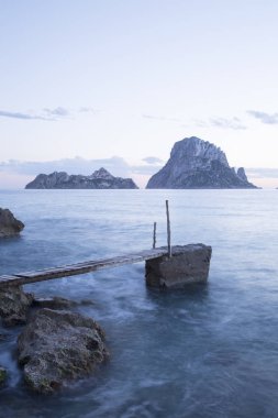 Hort Cove Beach iskelede; Ibiza