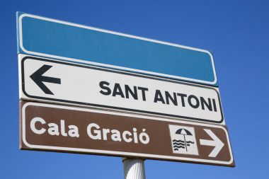 Gracio Cove Beach işareti; Ibiza