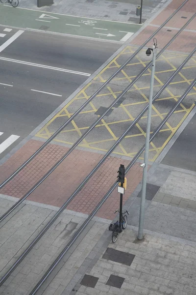 Road Crossing and Tram Track em Zaragoza, Aragão — Fotografia de Stock