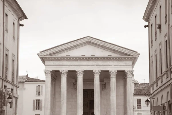 Maison Carree Roman Temple, Nimes, França — Fotografia de Stock