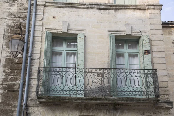 Facciata dell'edificio, Uzes; Provenza; Francia — Foto Stock