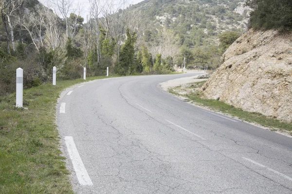 Estrada em Alpes Haute, Luberon Park fora Lourmarin Village, Pro — Fotografia de Stock