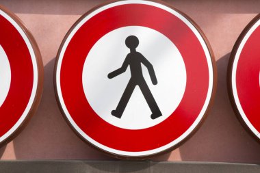 yaya uyarı işareti