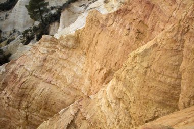 Rustrel, Provence yataklarında pembeler