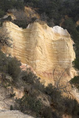 Rustrel, Provence, Luberon yataklarında pembeler