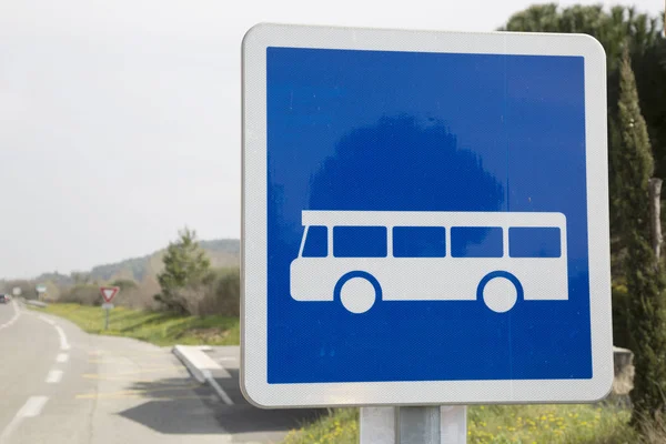 Bus stop ondertekenen — Stockfoto