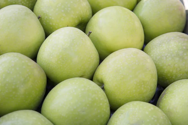 Fondo de manzanas verdes — Foto de Stock