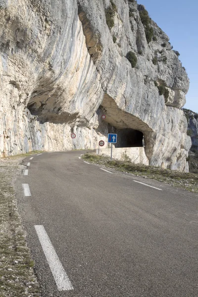 Open Road and Tunnel on Gorges de la Nesque Canyon Pass, Provenc — Stock Photo, Image