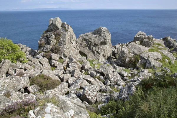 Felsen am Strand von Murlough; Grafschaft Antrim — Stockfoto