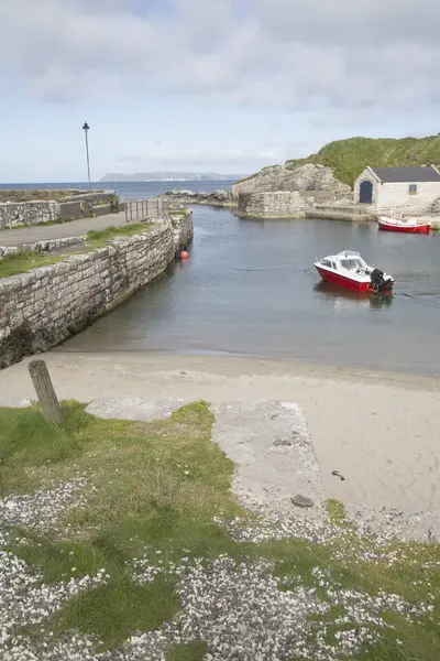 Puerto de Ballintoy; Condado de Antrim — Foto de Stock