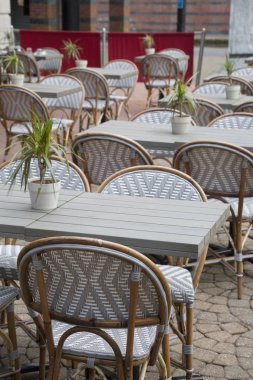 Kafe masası ve sandalyeler