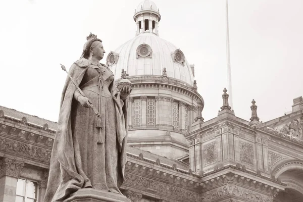 Dom Rady i Queen Victoria statua, Birmingham — Zdjęcie stockowe