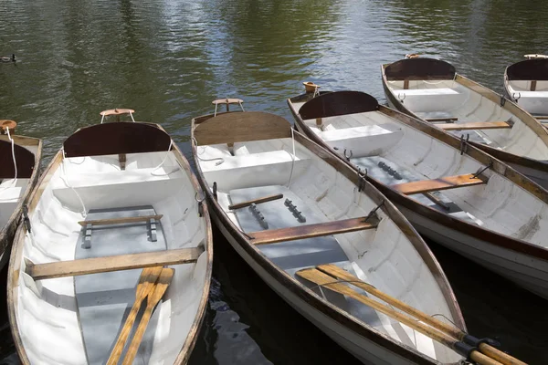 Човни гребні на річці Стратфорд після Avon — стокове фото