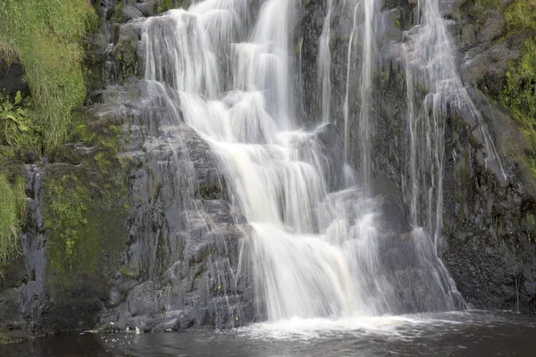 Assaranca wasserfall, ardara, donegal, irland — Stockfoto