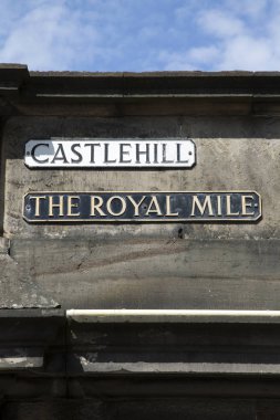 Castlehill ve Royal Mile sokak işaretleri, Edinburgh