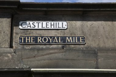 Castlehill ve Royal Mile sokak işaretleri, Edinburgh