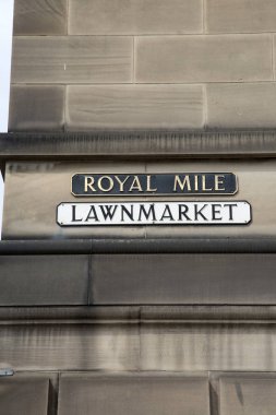 Lawnmarket - Royal Mile sokak işareti; Edinburgh