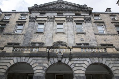 Royal Mile Caddesi üzerinde şehir Chambers; Edinburgh