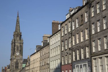 Tron Kirk kilise ve Royal Mile Street; Edinburgh