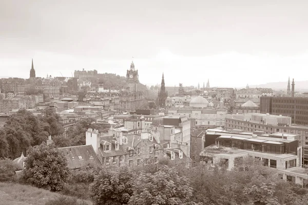 Stadsgezicht van edinburgh — Stockfoto