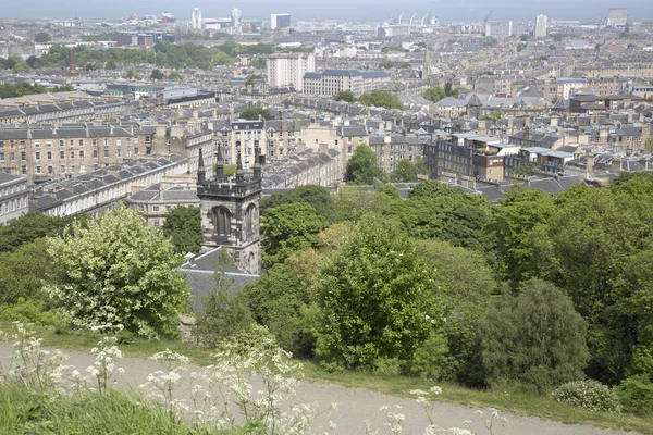 Edinburgh üzerinden görünüm Cityscape; İskoçya — Stok fotoğraf
