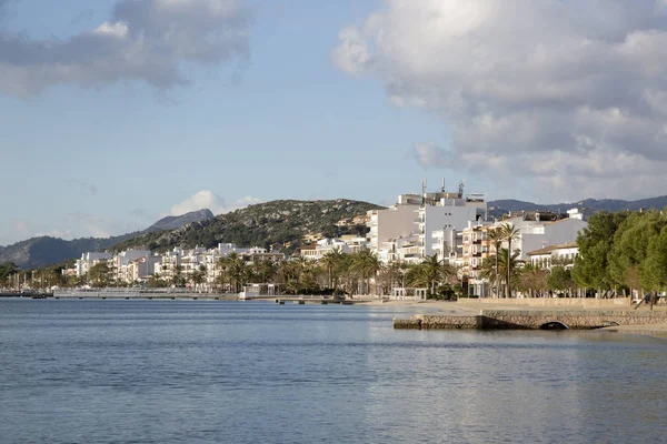 Utsikt over Pollenca havn, Mallorca – stockfoto