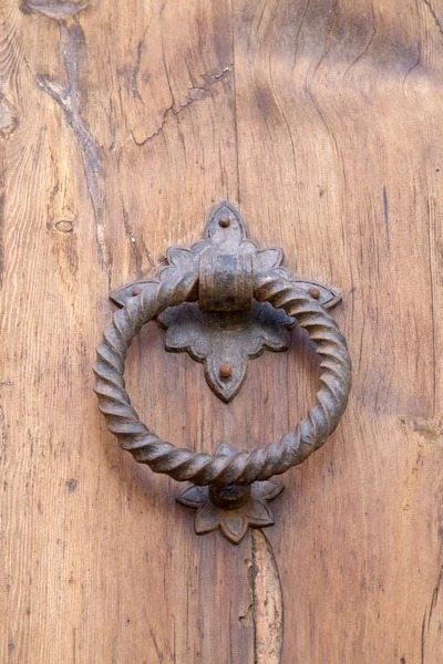 Kościół drzwi uchwyt, Pollenca, Majorka — Zdjęcie stockowe