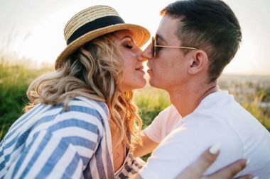 Doğaya aşık çift gebelik