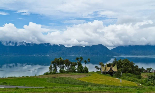 マニンジャウ湖 インドネシア — ストック写真