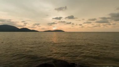 ada timelapse arkasında gün batımı