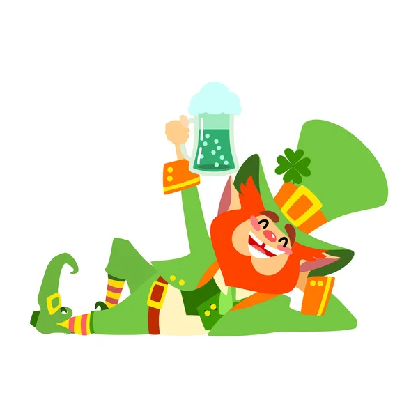 聖パトリックの日のキャラクター 白い背景に隔離された漫画のスタイルで緑のビールのパイントと面白い横たわっLeprechownのイラスト ベクトル8 Eps — ストックベクタ