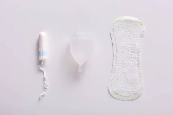 Foto Van Intieme Hygiëneproducten Voor Vrouwen Afbeelding Van Maandverband Menstruatiecup — Stockfoto