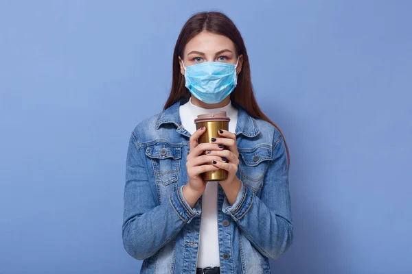 Close Portrait Young Caucasan Woman Wearing Denim Jacket White Shirt — Stock Photo, Image