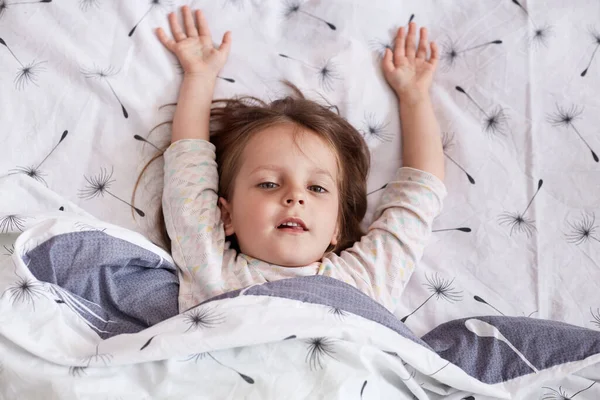 Portrait Funny Positive Little Girl Looking Directly Camera Raising Arms — Stock Photo, Image