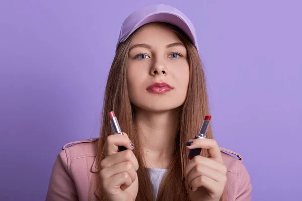 Primo Piano Ritratto Donna Attraente Sicuro Indossa Vestito Elegante Cappello — Foto Stock