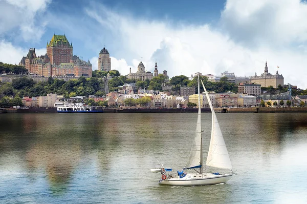 Chateau Frontenac hotell augusti 21, 2010 i Quebec City, Canad — Stockfoto