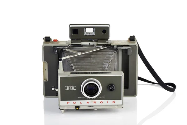 Caméra instantanée Vintage sur blanc — Photo